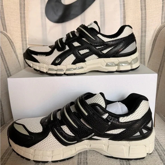 New ASICS Gel-Kayano 20 - Picture 2 of 7